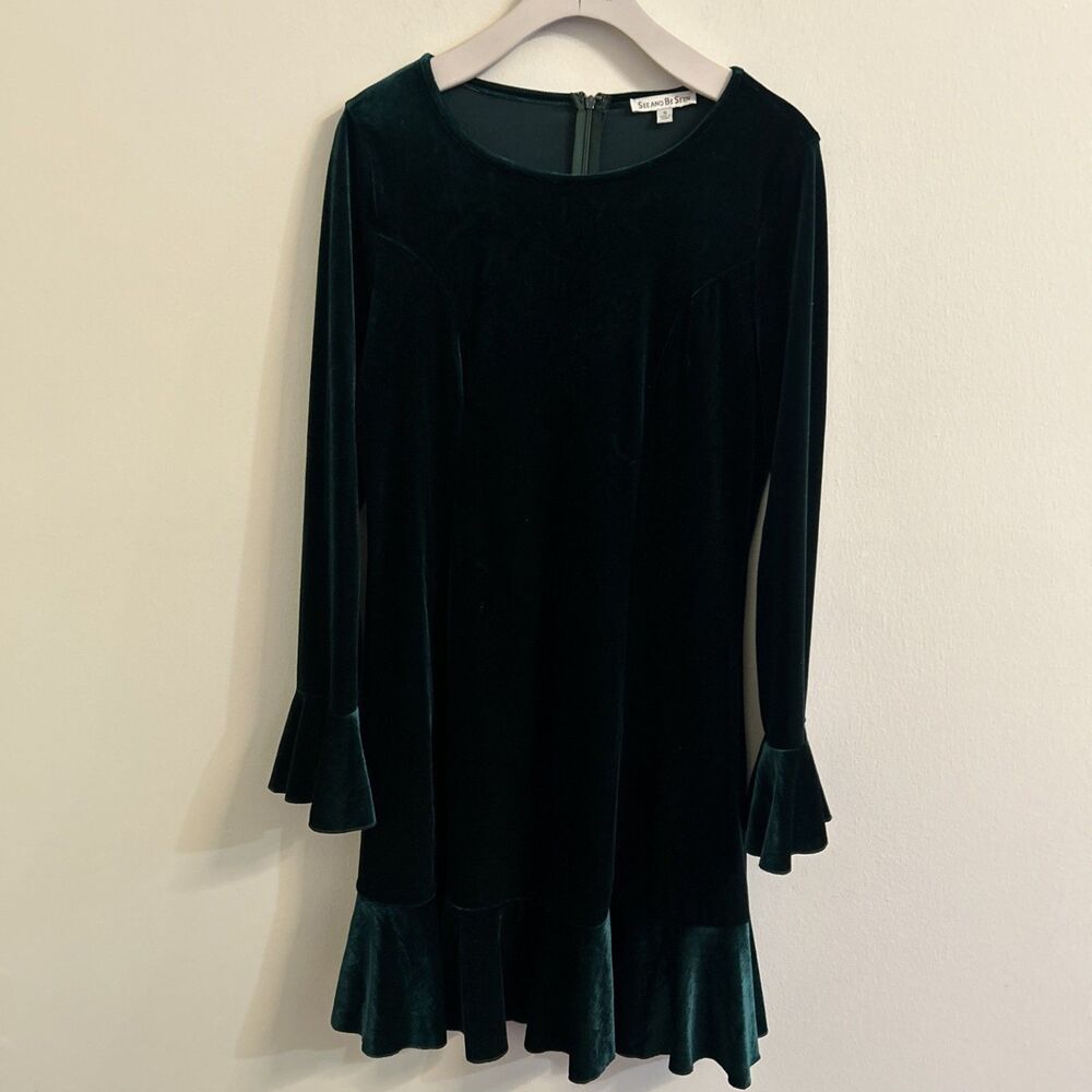 See and Be Seen Green Velvet Dress Small Long Sleeve Flounce Hem
